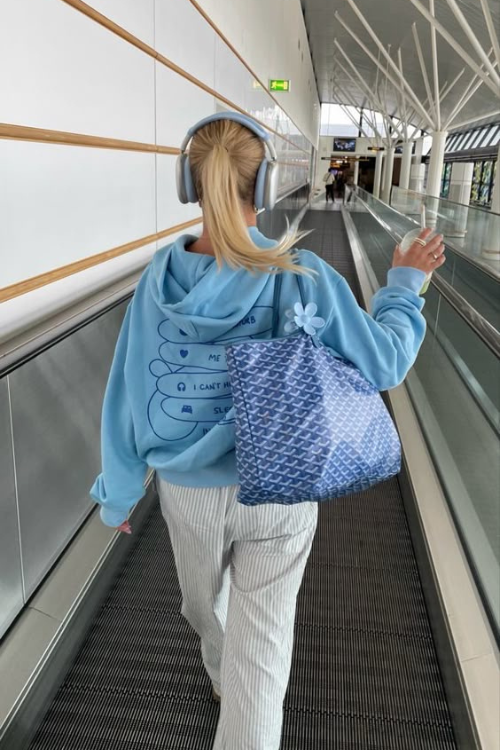 32 Comfy Airport Outfits That Are As Cute As They Are Cozy 32 Comfy Airport Outfits That Are As Cute As They Are Cozy