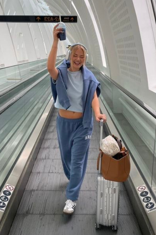 32 Comfy Airport Outfits That Are As Cute As They Are Cozy 32 Comfy Airport Outfits That Are As Cute As They Are Cozy