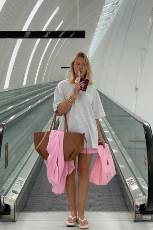 32 Comfy Airport Outfits That Are As Cute As They Are Cozy 32 Comfy Airport Outfits That Are As Cute As They Are Cozy