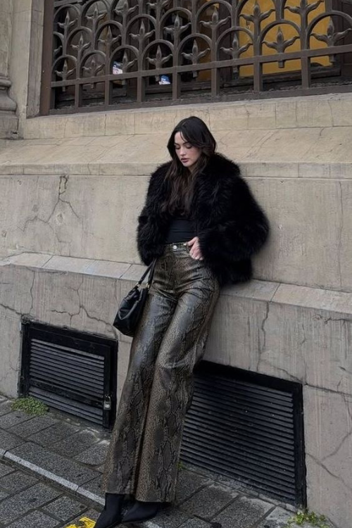 17 Fur Coat Outfits That Are Bold, Cozy, and Totally Statement-Making 17 Fur Coat Outfits That Are Bold, Cozy, and Totally Statement-Making