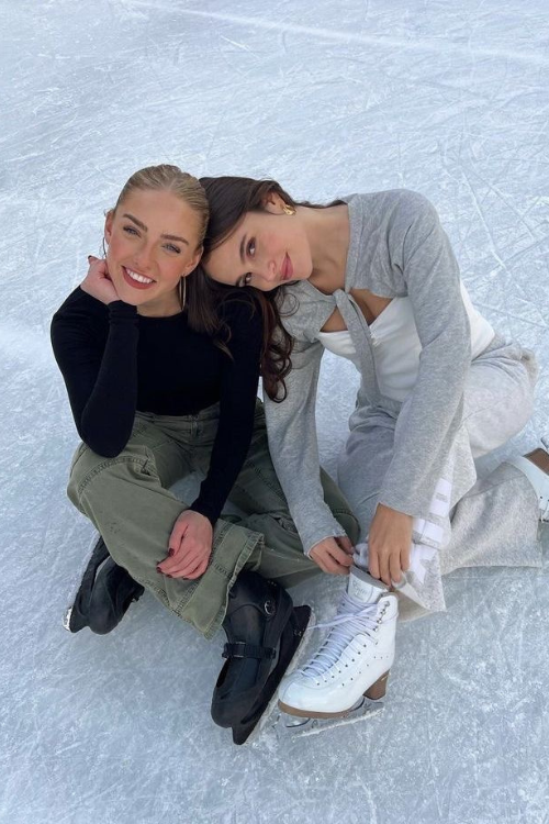What to Wear Ice Skating? 29 Outfits to Glide Through the Rink in Style What to Wear Ice Skating? 29 Outfits to Glide Through the Rink in Style
