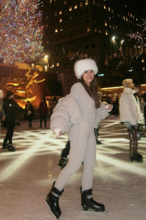 What to Wear Ice Skating? 29 Outfits to Glide Through the Rink in Style What to Wear Ice Skating? 29 Outfits to Glide Through the Rink in Style