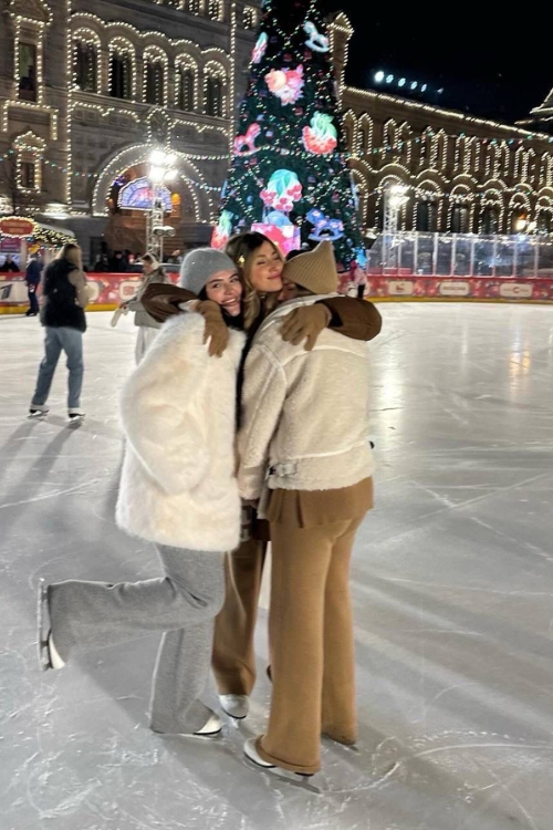 What to Wear Ice Skating? 29 Outfits to Glide Through the Rink in Style What to Wear Ice Skating? 29 Outfits to Glide Through the Rink in Style