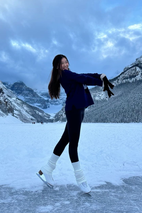 What to Wear Ice Skating? 29 Outfits to Glide Through the Rink in Style What to Wear Ice Skating? 29 Outfits to Glide Through the Rink in Style