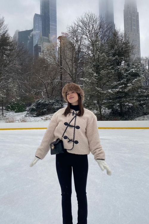 What to Wear Ice Skating? 29 Outfits to Glide Through the Rink in Style What to Wear Ice Skating? 29 Outfits to Glide Through the Rink in Style