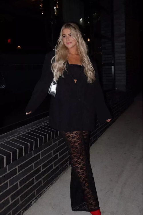 29 Valentine's Outfits for Women That'll Have You Lookin' Like a Heart-Stealin' Queen 29 Valentine's Outfits for Women That'll Have You Lookin' Like a Heart-Stealin' Queen