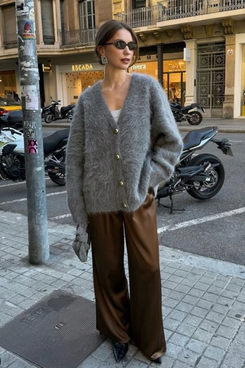 20 Classy Brown Pants Outfits Perfect for Work, Coffee Dates, and Everyday Chic 20 Classy Brown Pants Outfits Perfect for Work, Coffee Dates, and Everyday Chic