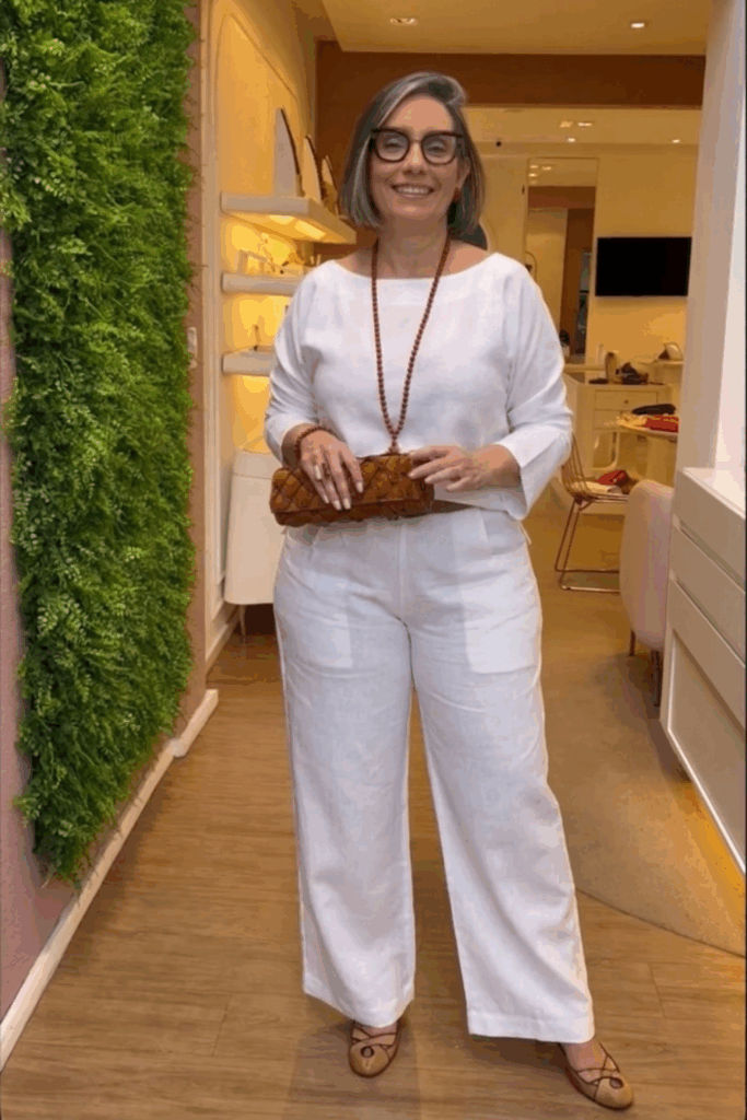 9 Unique Fashion Tips for an Old, Busty, Petite Woman Who Wants to Look Chic 9 Unique Fashion Tips for an Old, Busty, Petite Woman Who Wants to Look Chic