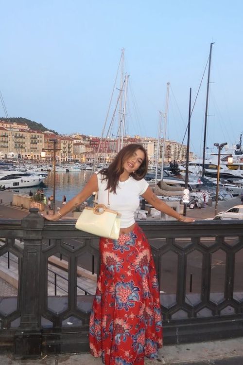 20 Modest Summer Outfits That Prove You Can Be Covered and Cool!