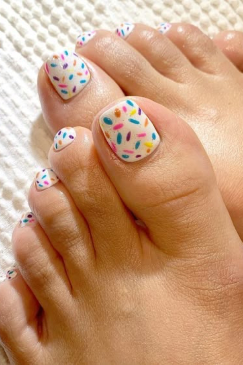 24 Cute Summer Toe Nails That Look Perfect in Sandals and Beach Photos 24 Cute Summer Toe Nails That Look Perfect in Sandals and Beach Photos