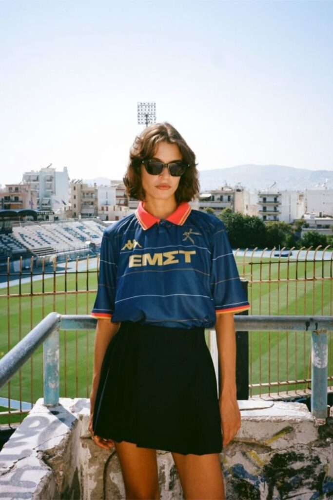 18 Football Jersey Outfits You’ll Want to Wear Even When You’re Not at a Game polo jersey + pleated mini skirt