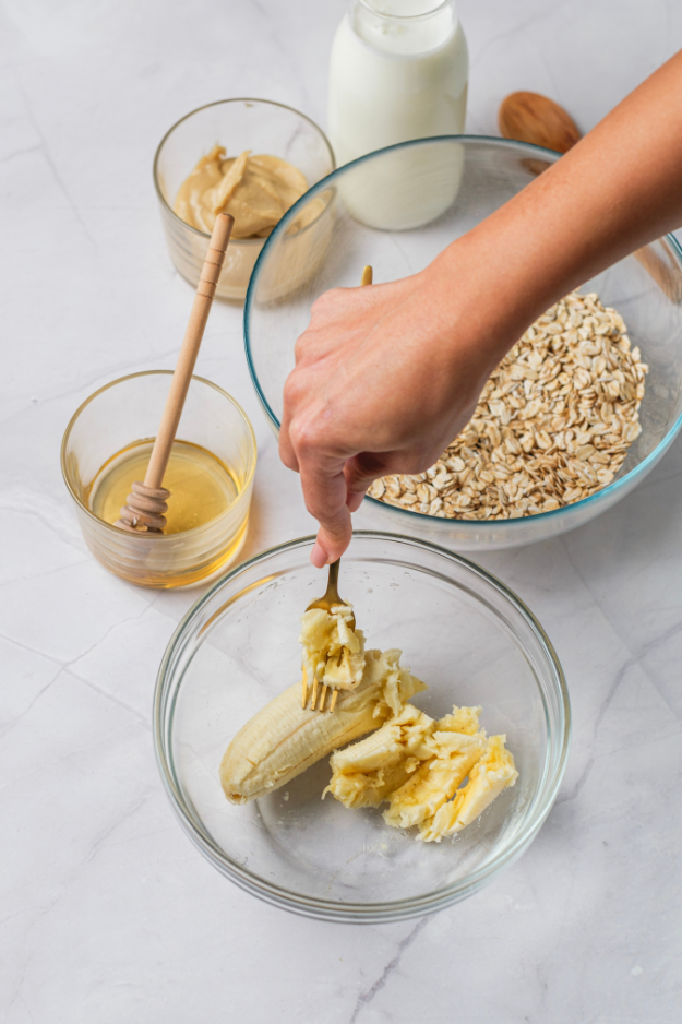 High-Protein No-Cook Peanut Butter Banana Overnight Oats That Keep You Full All Morning High-Protein No-Cook Peanut Butter Banana Overnight Oats That Keep You Full All Morning