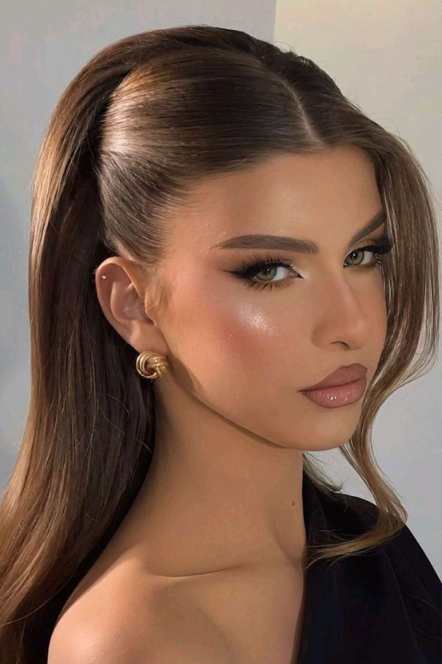 6 Chic Prom Makeup Trends for 2026 That Photograph Beautifully 6 Chic Prom Makeup Trends for 2026 That Photograph Beautifully