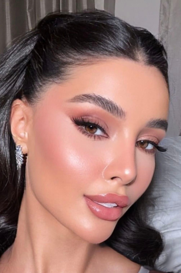 6 Chic Prom Makeup Trends for 2026 That Photograph Beautifully 6 Chic Prom Makeup Trends for 2026 That Photograph Beautifully