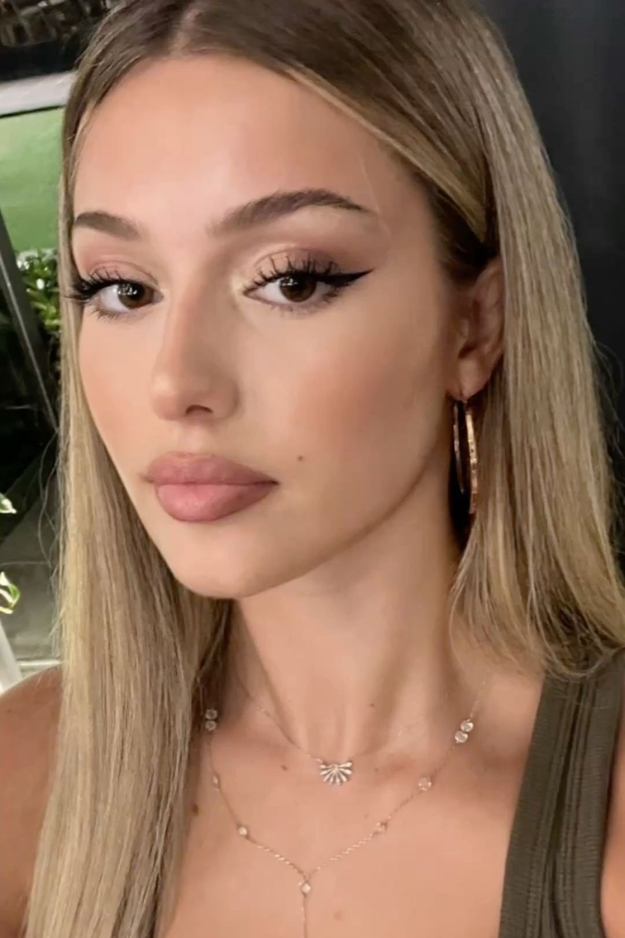 6 Chic Prom Makeup Trends for 2026 That Photograph Beautifully 6 Chic Prom Makeup Trends for 2026 That Photograph Beautifully