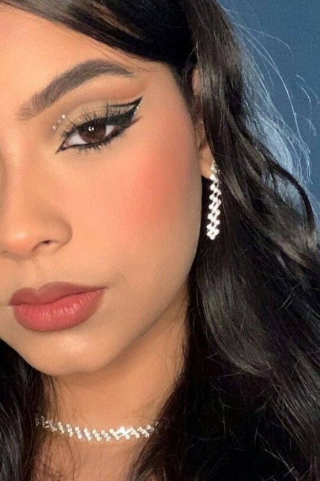6 Chic Prom Makeup Trends for 2026 That Photograph Beautifully 6 Chic Prom Makeup Trends for 2026 That Photograph Beautifully
