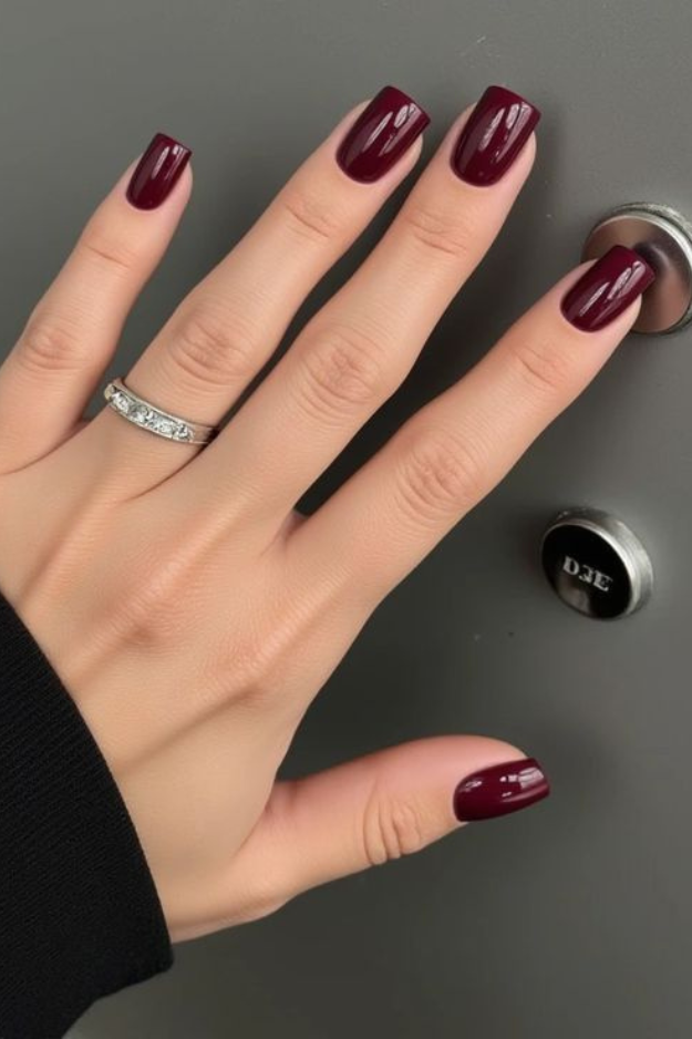 9 Chic Short Nail Trends 2026 That Look Clean and Expensive 9 Chic Short Nail Trends 2026 That Look Clean and Expensive