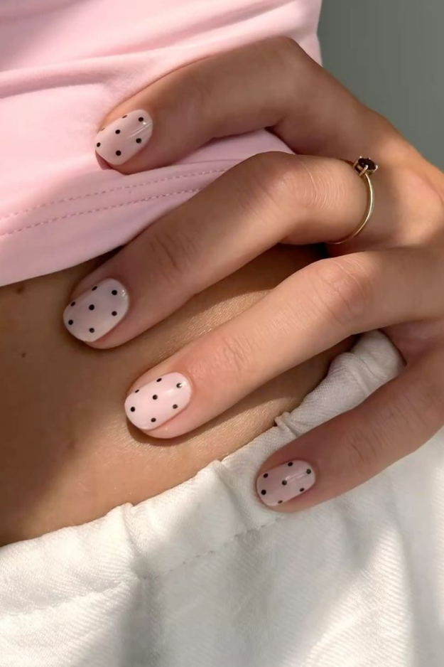 9 Chic Short Nail Trends 2026 That Look Clean and Expensive 9 Chic Short Nail Trends 2026 That Look Clean and Expensive