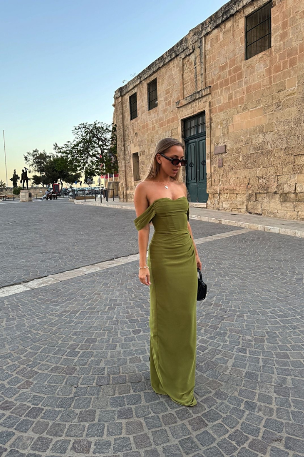 10 Wedding Guest Dress Trends 2026 That Make Last Year’s Styles Look Dated