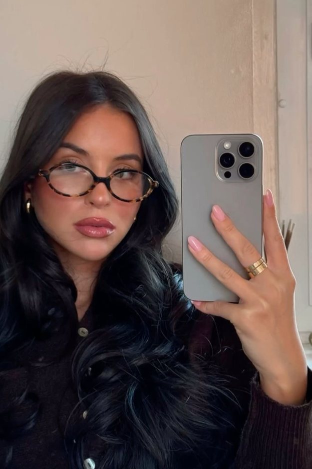 10 Chic Glasses Trends for 2026 That Make Basic Frames Look Boring 10 Chic Glasses Trends for 2026 That Make Basic Frames Look Boring