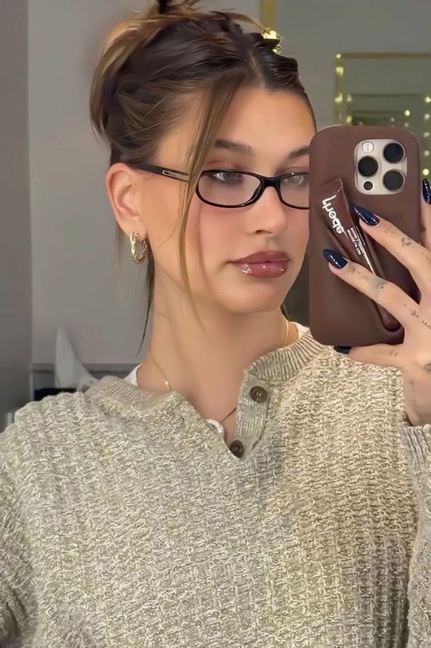 10 Chic Glasses Trends for 2026 That Make Basic Frames Look Boring 10 Chic Glasses Trends for 2026 That Make Basic Frames Look Boring