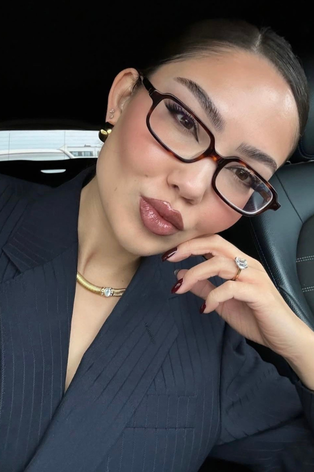 10 Chic Glasses Trends for 2026 That Make Basic Frames Look Boring 10 Chic Glasses Trends for 2026 That Make Basic Frames Look Boring