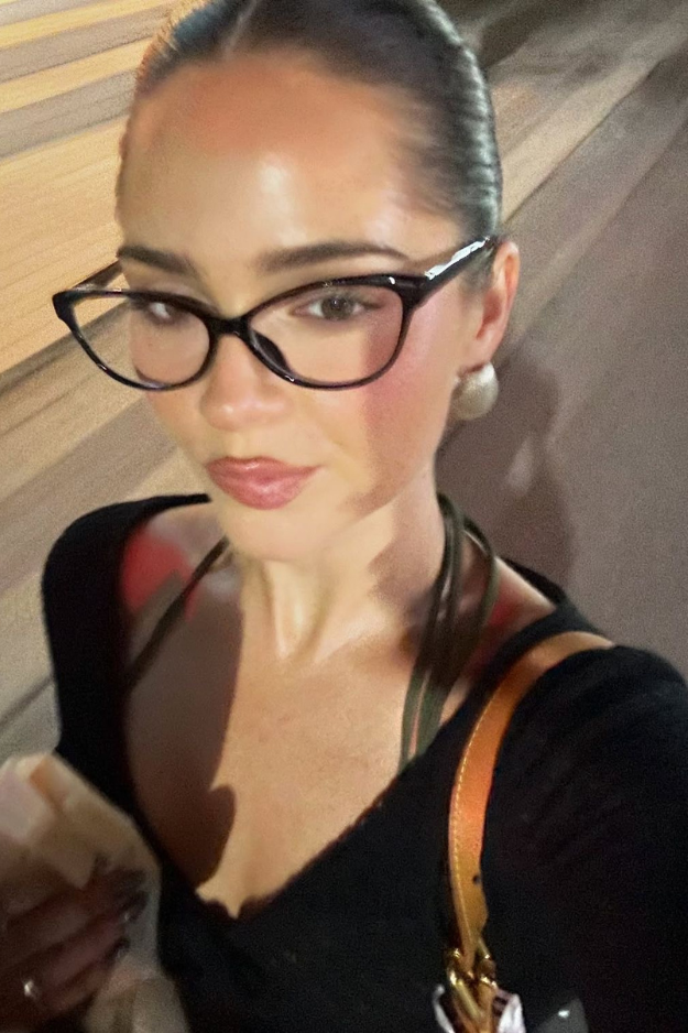 10 Chic Glasses Trends for 2026 That Make Basic Frames Look Boring 10 Chic Glasses Trends for 2026 That Make Basic Frames Look Boring