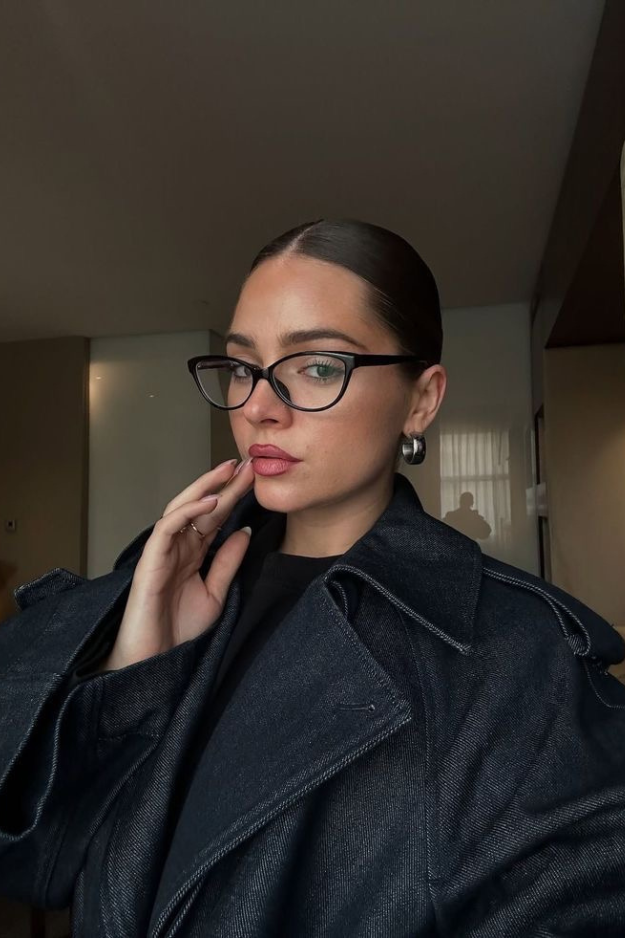 10 Chic Glasses Trends for 2026 That Make Basic Frames Look Boring 10 Chic Glasses Trends for 2026 That Make Basic Frames Look Boring