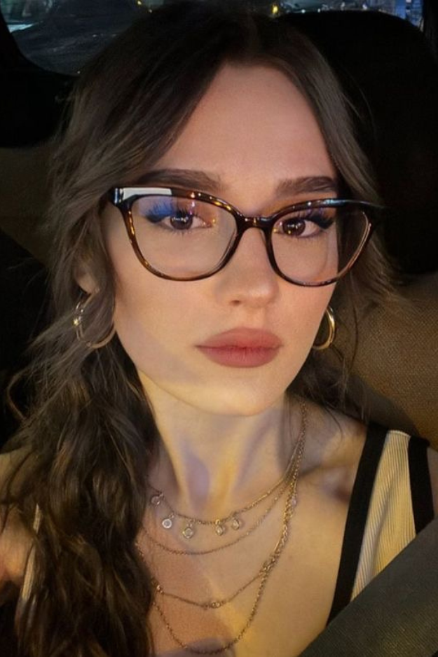 10 Chic Glasses Trends for 2026 That Make Basic Frames Look Boring 10 Chic Glasses Trends for 2026 That Make Basic Frames Look Boring