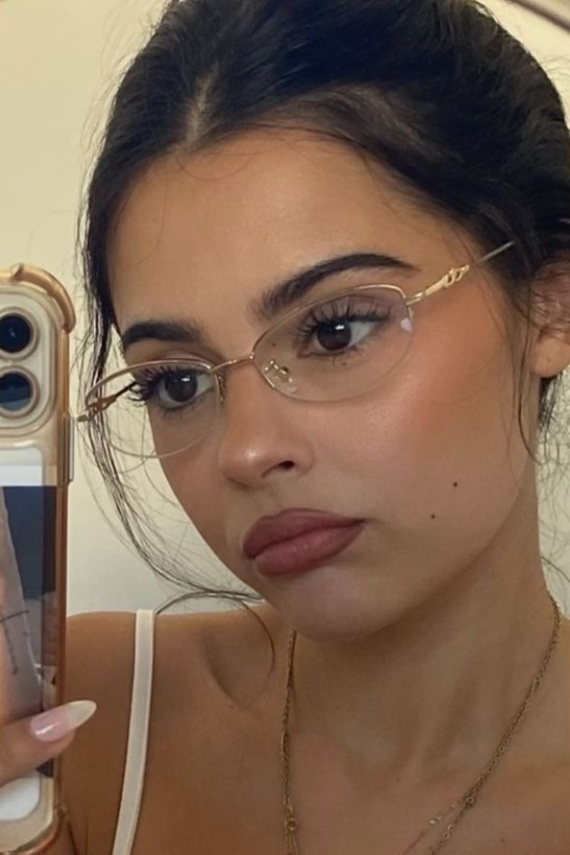 10 Chic Glasses Trends for 2026 That Make Basic Frames Look Boring 10 Chic Glasses Trends for 2026 That Make Basic Frames Look Boring