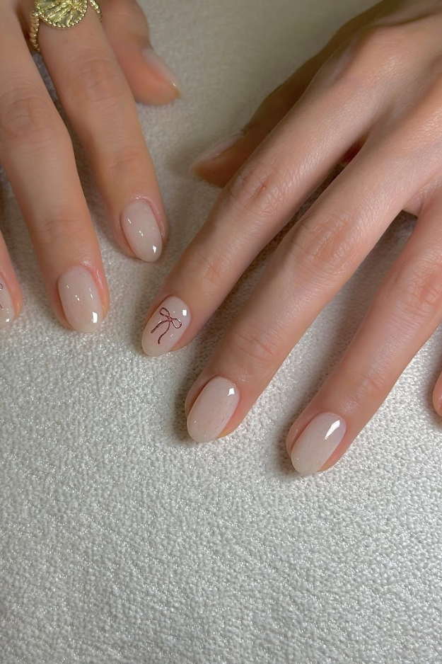 24 Dreamy Short Almond Nails That Feel Soft and Luxurious 24 Dreamy Short Almond Nails That Feel Soft and Luxurious