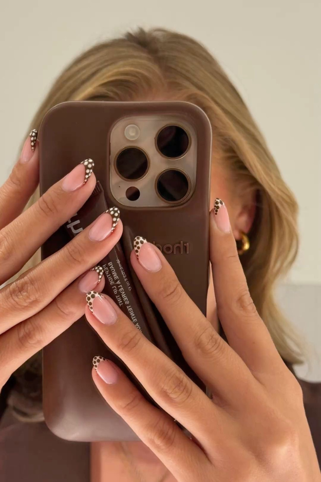 24 Dreamy Short Almond Nails That Feel Soft and Luxurious 24 Dreamy Short Almond Nails That Feel Soft and Luxurious