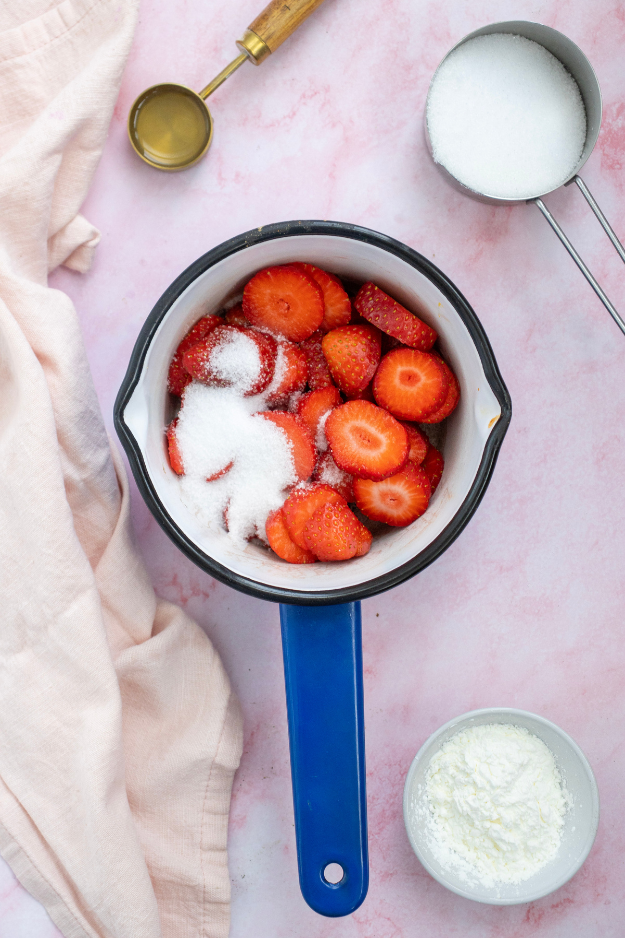 The Best Strawberry Vanilla Cake That Looks Literally Bakery-Worthy The Best Strawberry Vanilla Cake That Looks Literally Bakery-Worthy
