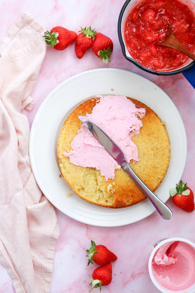 The Best Strawberry Vanilla Cake That Looks Literally Bakery-Worthy The Best Strawberry Vanilla Cake That Looks Literally Bakery-Worthy