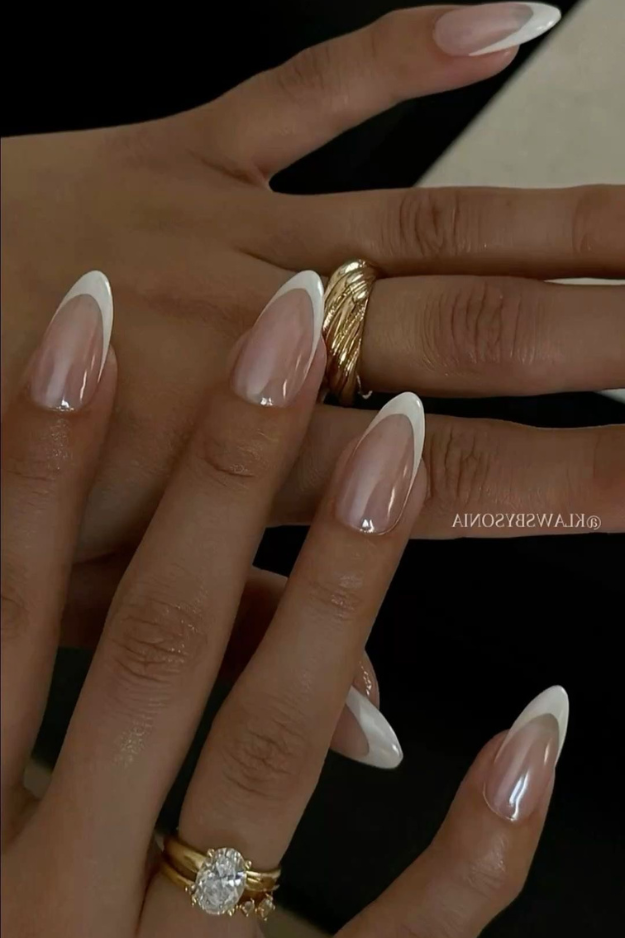 17 Classy Engagement Nails That Feel Elegant, Timeless, and Just a Little Bit Special 17 Classy Engagement Nails That Feel Elegant, Timeless, and Just a Little Bit Special