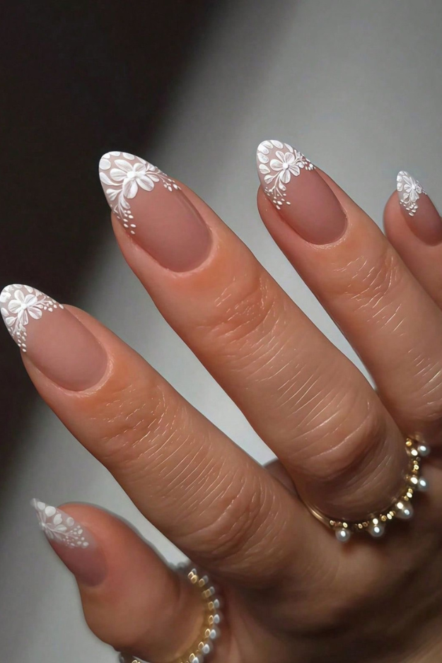 17 Classy Engagement Nails That Feel Elegant, Timeless, and Just a Little Bit Special 17 Classy Engagement Nails That Feel Elegant, Timeless, and Just a Little Bit Special