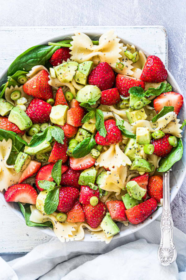 20 Easy Salad Recipes You’ll Actually Crave (Not Just Eat Because You Have To) 20 Easy Salad Recipes You’ll Actually Crave (Not Just Eat Because You Have To)