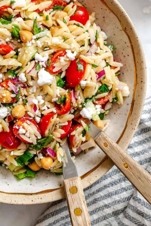 20 Easy Salad Recipes You’ll Actually Crave (Not Just Eat Because You Have To) 20 Easy Salad Recipes You’ll Actually Crave (Not Just Eat Because You Have To)