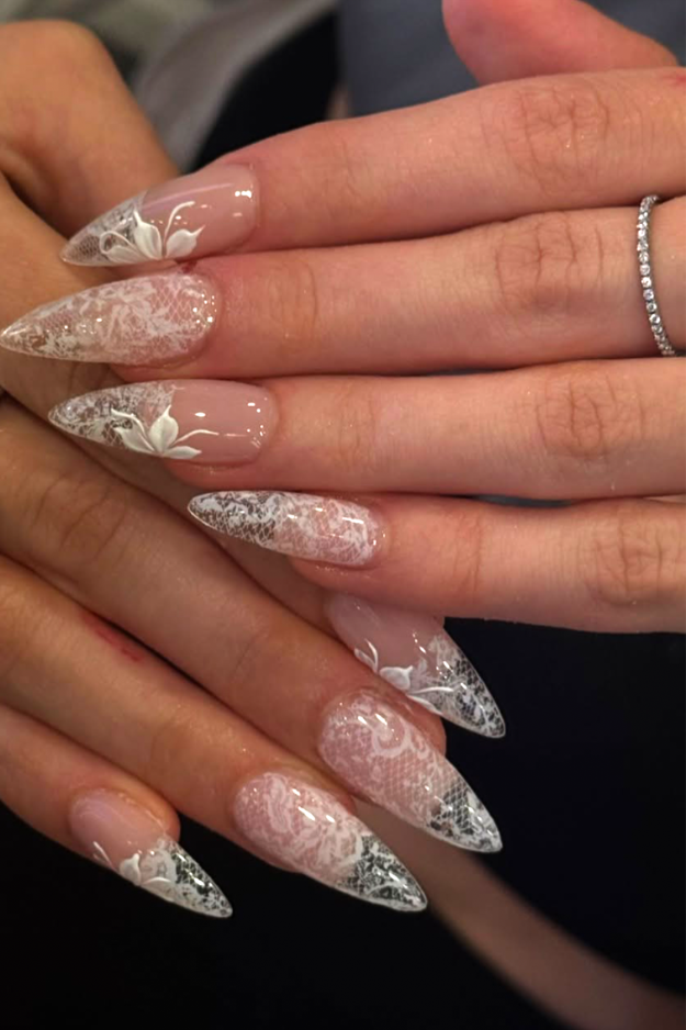 17 Classy Engagement Nails That Feel Elegant, Timeless, and Just a Little Bit Special 17 Classy Engagement Nails That Feel Elegant, Timeless, and Just a Little Bit Special