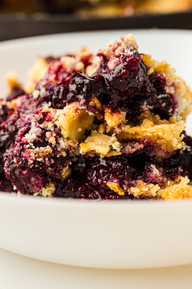 The 5-Ingredient Berry Dump Cake That Feels Like Cheating on Baking The 5-Ingredient Berry Dump Cake That Feels Like Cheating on Baking