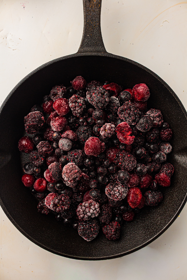 The 5-Ingredient Berry Dump Cake That Feels Like Cheating on Baking The 5-Ingredient Berry Dump Cake That Feels Like Cheating on Baking