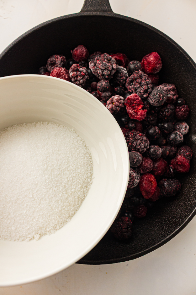 The 5-Ingredient Berry Dump Cake That Feels Like Cheating on Baking The 5-Ingredient Berry Dump Cake That Feels Like Cheating on Baking