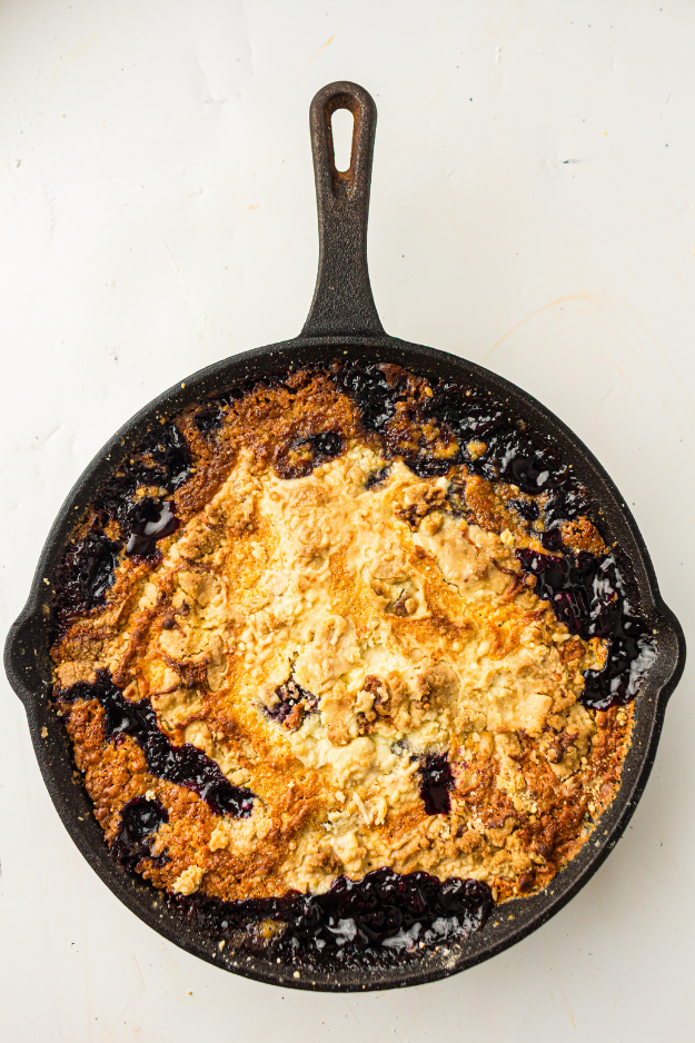 The 5-Ingredient Berry Dump Cake That Feels Like Cheating on Baking The 5-Ingredient Berry Dump Cake That Feels Like Cheating on Baking