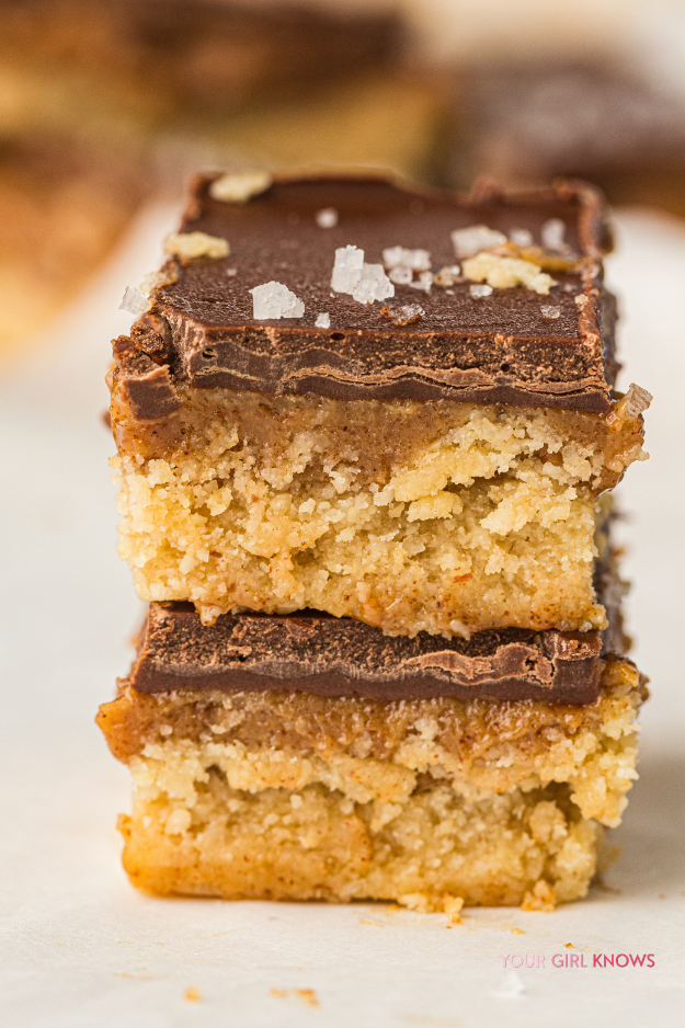 These Healthy No-Bake Caramel Chocolate Bars Taste Way Too Good to Be Healthy These Healthy No-Bake Caramel Chocolate Bars Taste Way Too Good to Be Healthy