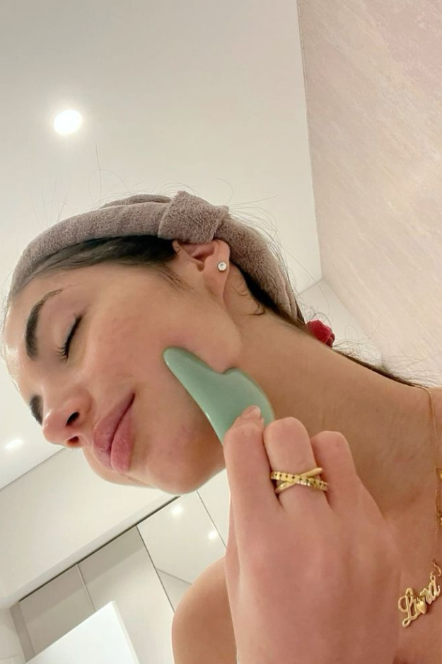 14 Overnight Beauty Tips to Wake Up Pretty (While You Sleep) 14 Overnight Beauty Tips to Wake Up Pretty (While You Sleep)