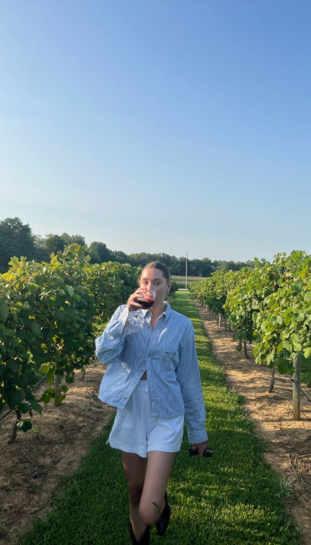 24 Cute Summer Winery Outfits Perfect for Picnics, Rosé, and Golden Hour Views 24 Cute Summer Winery Outfits Perfect for Picnics, Rosé, and Golden Hour Views