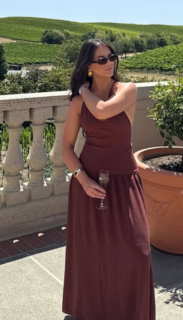 24 Cute Summer Winery Outfits Perfect for Picnics, Rosé, and Golden Hour Views 24 Cute Summer Winery Outfits Perfect for Picnics, Rosé, and Golden Hour Views
