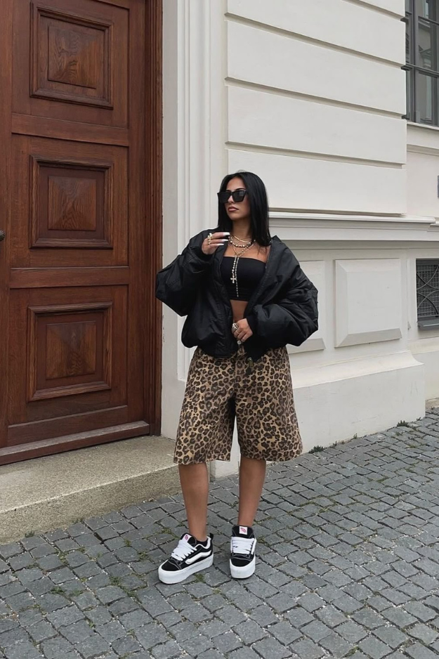 26 Jorts Outfits That Feel Effortless, Casual, and Just the Right Amount of Cool 26 Jorts Outfits That Feel Effortless, Casual, and Just the Right Amount of Cool