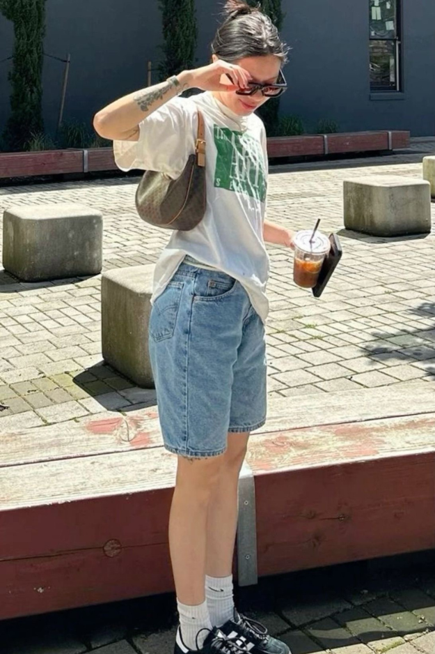 26 Jorts Outfits That Feel Effortless, Casual, and Just the Right Amount of Cool 26 Jorts Outfits That Feel Effortless, Casual, and Just the Right Amount of Cool