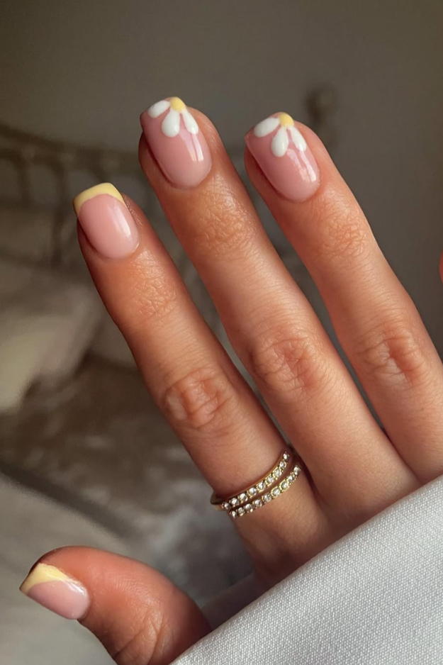 28 Short Summer Nails That Prove You Don’t Need Length to Look Cute 28 Short Summer Nails That Prove You Don’t Need Length to Look Cute